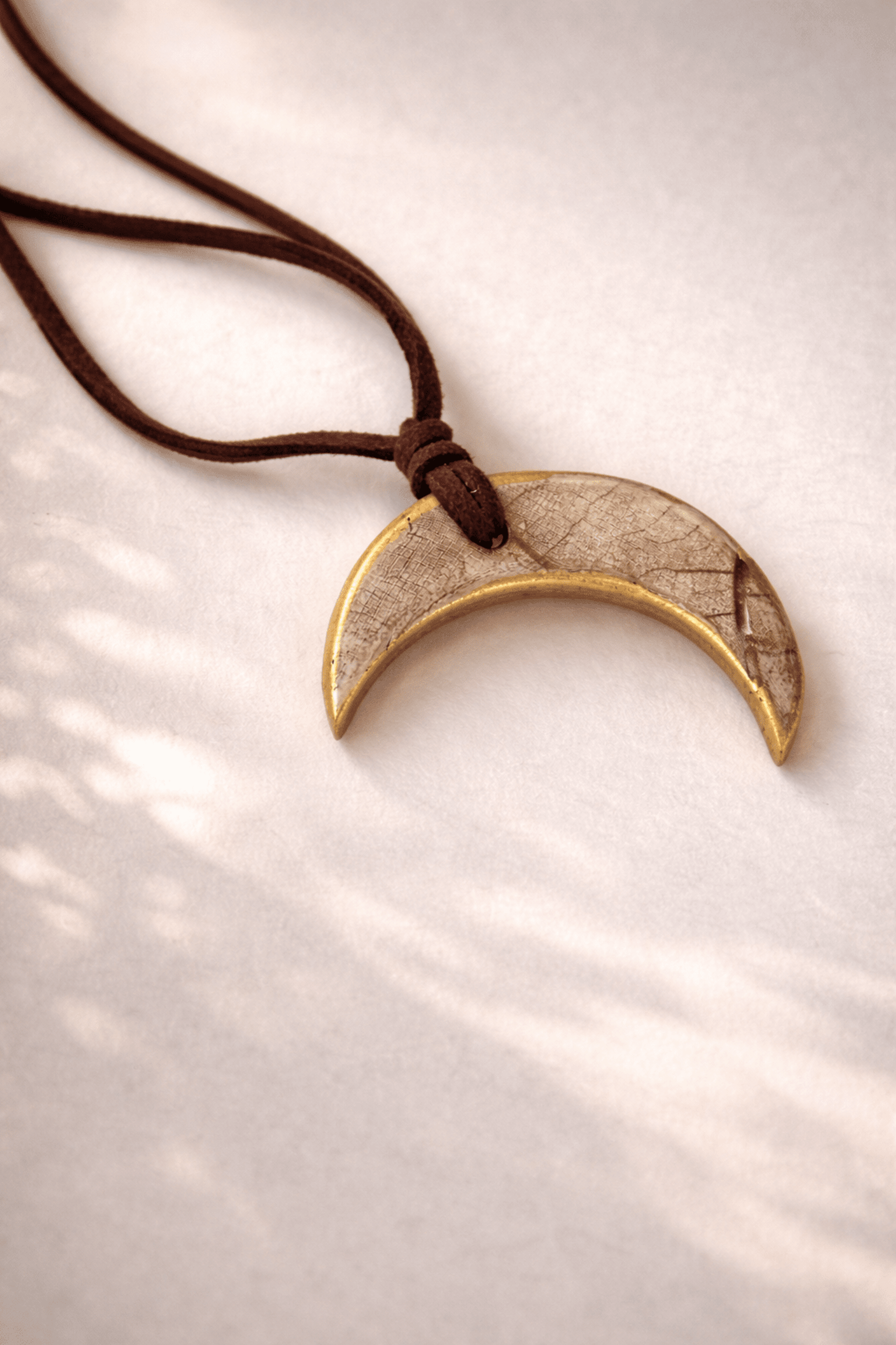 Colgante de porcelana con forma de luna - 1